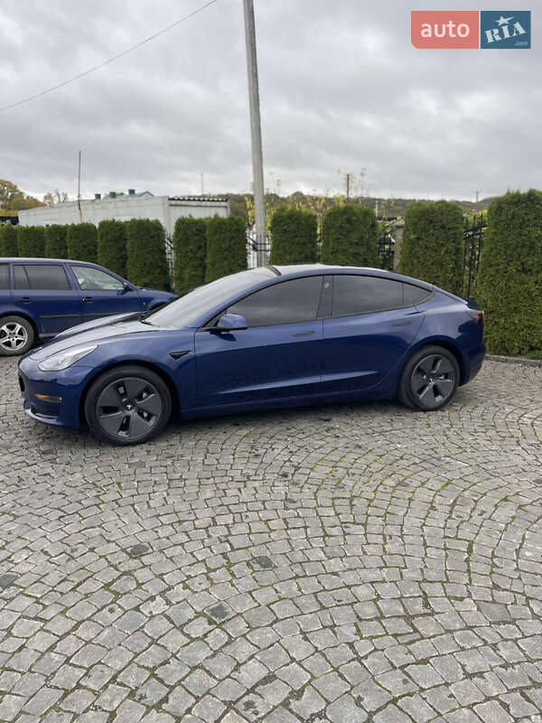 Седан Tesla Model 3 2022 в Жовкве