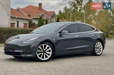 Седан Tesla Model 3 2020 в 
