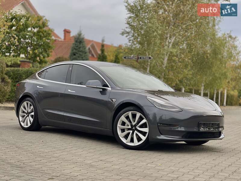 Седан Tesla Model 3 2020 в Одесі