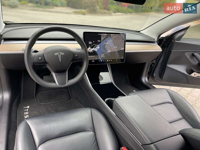 Седан Tesla Model 3 2020 в Одесі
