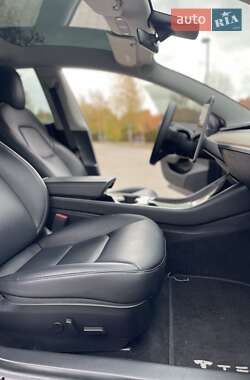 Седан Tesla Model 3 2020 в 