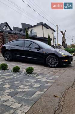 Седан Tesla Model 3 2021 в 