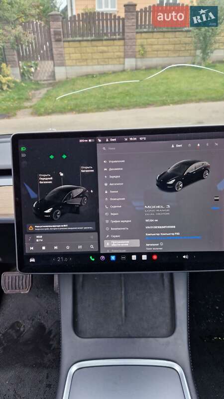 Седан Tesla Model 3 2021 в Ровно
