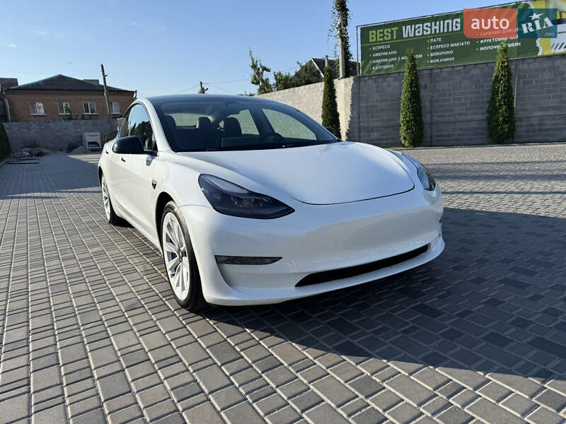 Седан Tesla Model 3 2021 в Кропивницькому