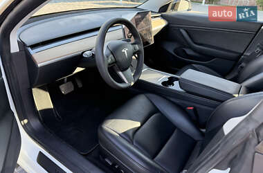 Седан Tesla Model 3 2021 в 