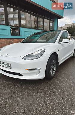 Седан Tesla Model 3 2019 в Сумах