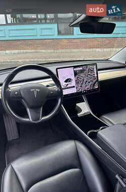 Седан Tesla Model 3 2019 в Сумах