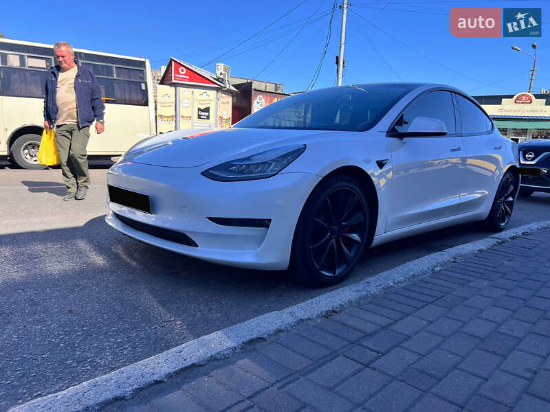 Седан Tesla Model 3 2018 в Києві