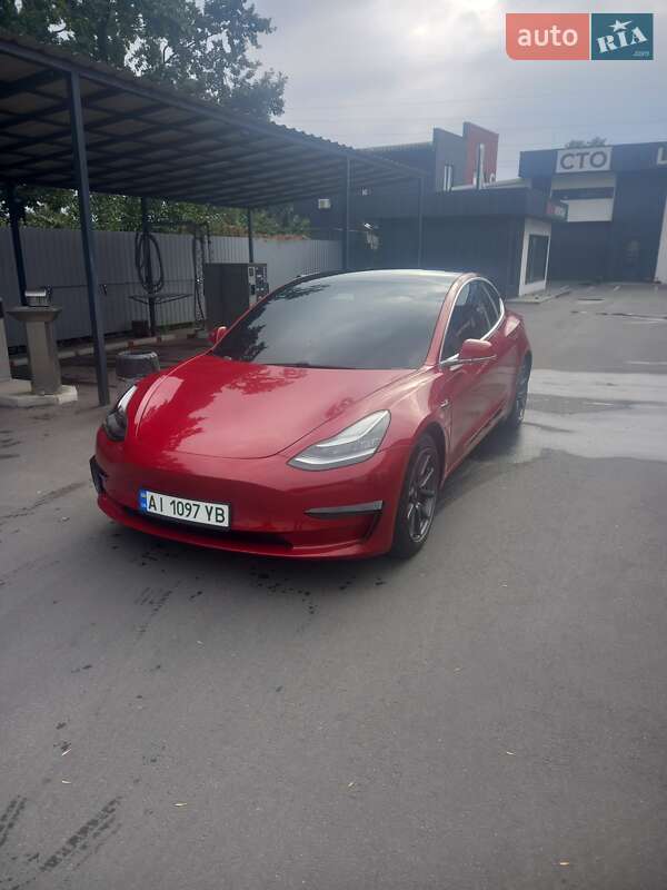 Tesla Model 3 2020