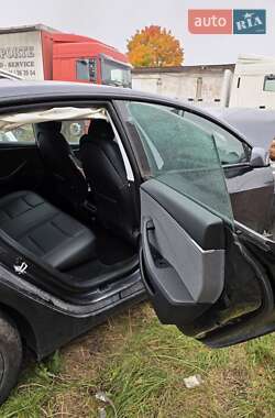 Седан Tesla Model 3 2024 в 