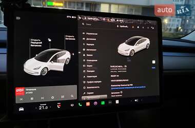 Седан Tesla Model 3 2019 в Львове