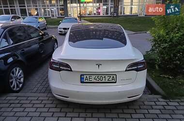 Седан Tesla Model 3 2019 в Львове