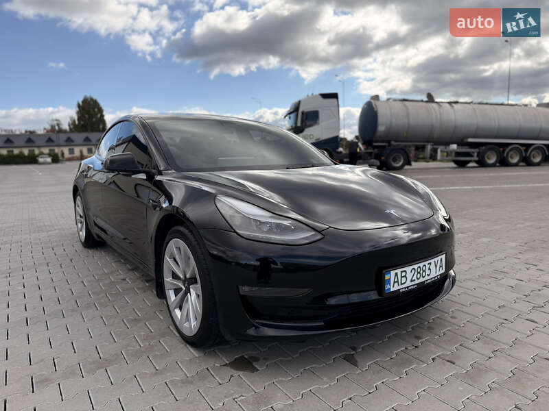 Седан Tesla Model 3 2022 в Виннице