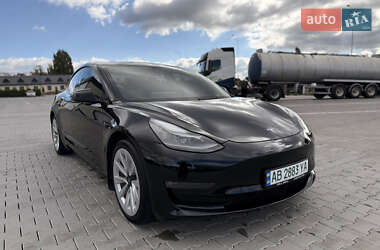 Седан Tesla Model 3 2022 в 