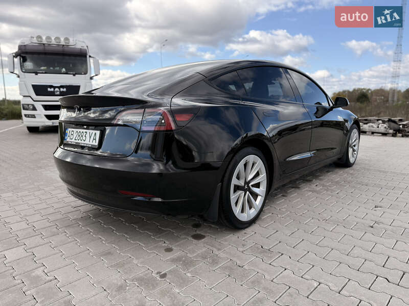 Седан Tesla Model 3 2022 в Виннице
