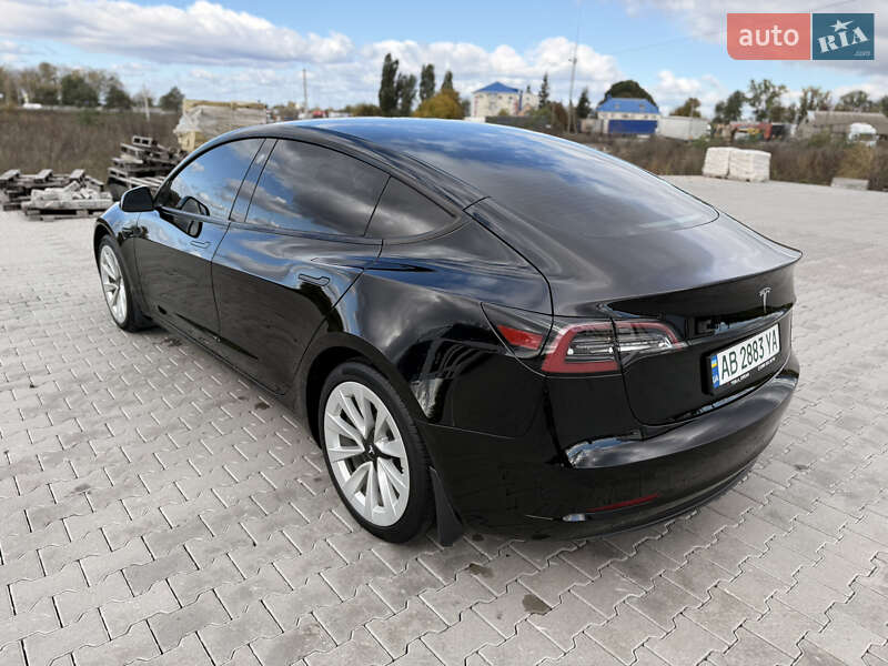 Седан Tesla Model 3 2022 в Виннице
