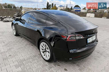 Седан Tesla Model 3 2022 в 