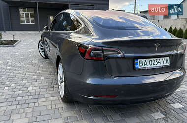Седан Tesla Model 3 2018 в Кропивницком