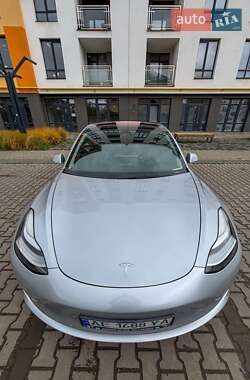 Седан Tesla Model 3 2017 в 