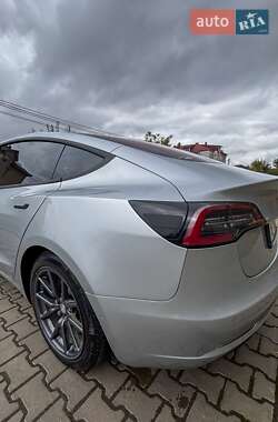 Седан Tesla Model 3 2017 в 