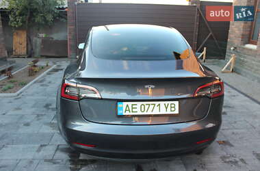 Седан Tesla Model 3 2023 в Днепре