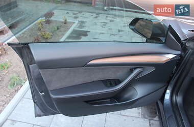 Седан Tesla Model 3 2023 в Днепре