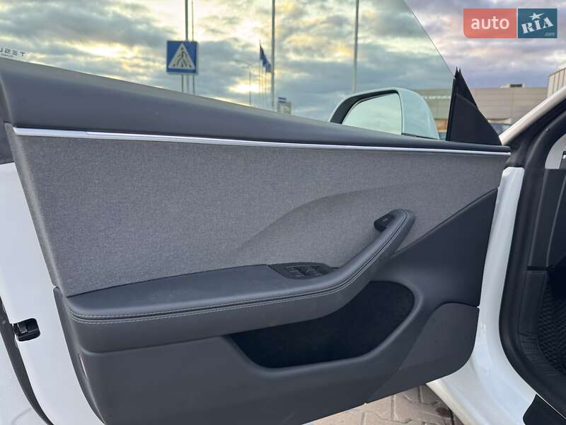 Седан Tesla Model 3 2024 в Борисполе фото 25 Седан Tesla Model 3 2024 в Борисполе