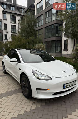 Седан Tesla Model 3 2023 в Киеве