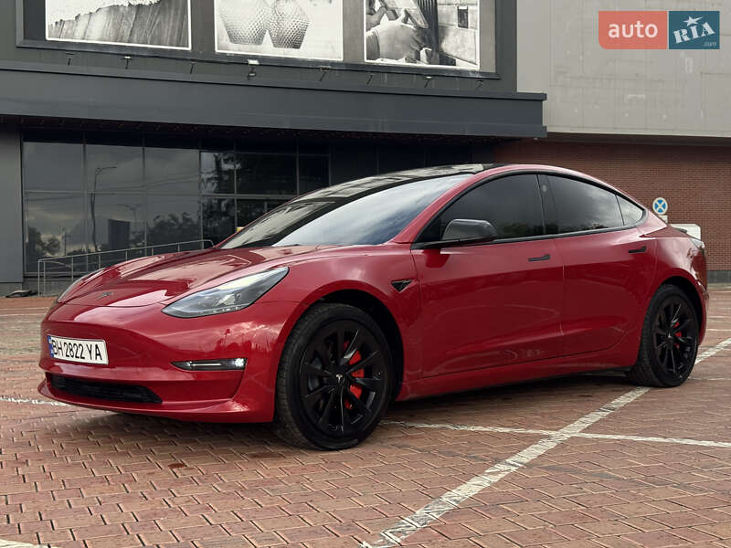 Седан Tesla Model 3 2022 в Одессе