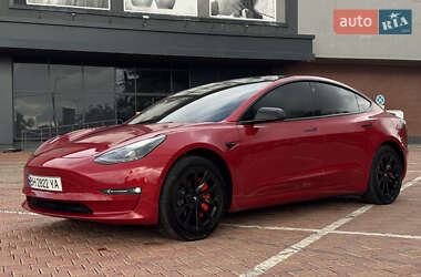 Седан Tesla Model 3 2022 в 