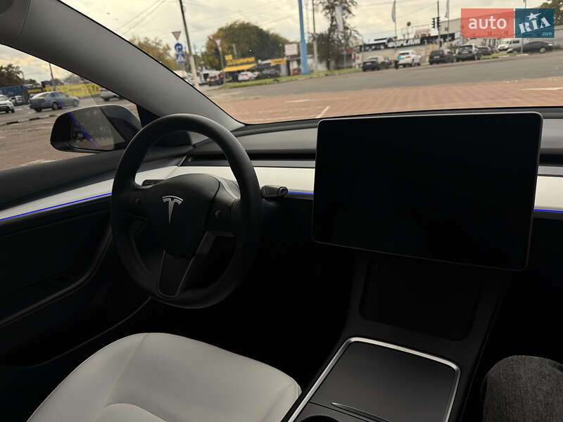 Седан Tesla Model 3 2022 в Одессе