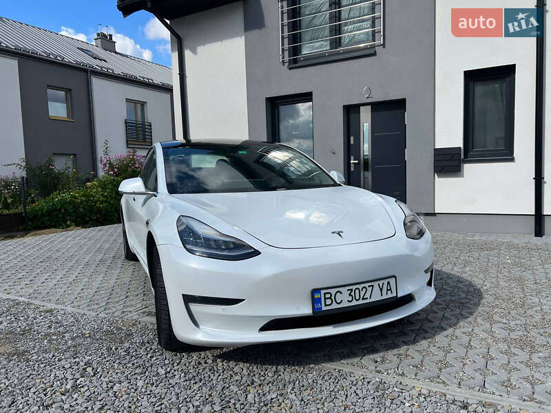 Tesla Model 3 2019