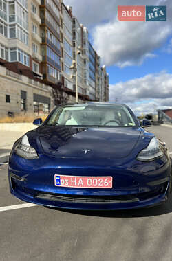 Седан Tesla Model 3 2018 в Умани
