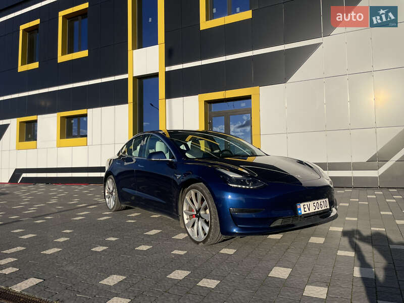 Седан Tesla Model 3 2019 в Тернополе