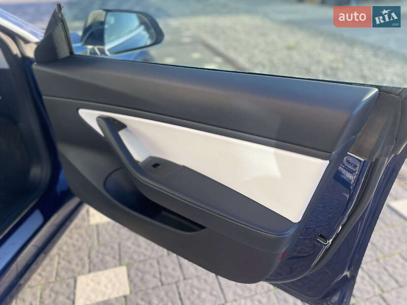 Седан Tesla Model 3 2019 в Тернополе