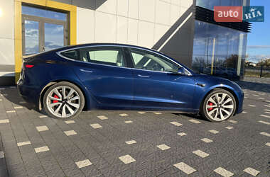 Седан Tesla Model 3 2019 в 