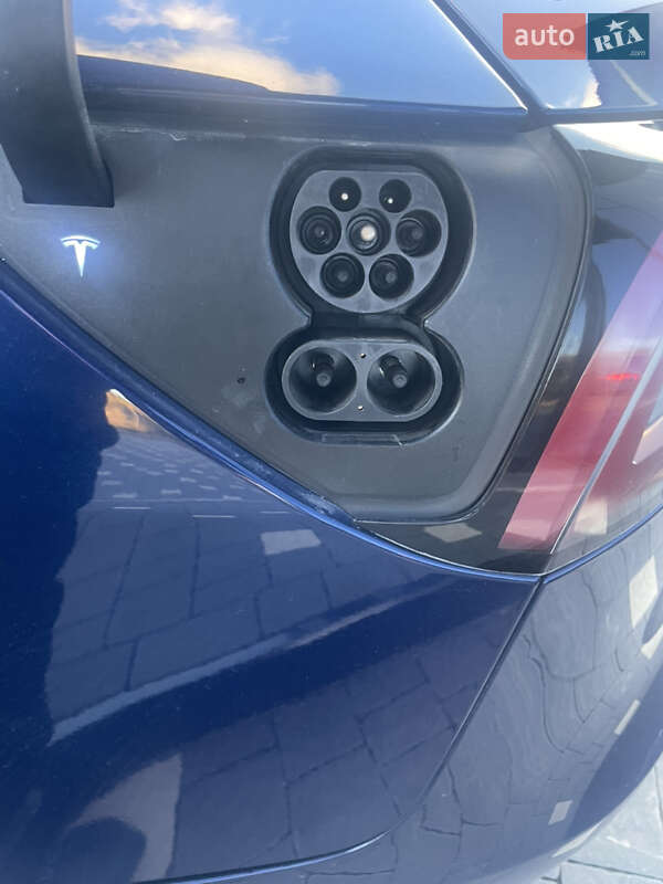 Седан Tesla Model 3 2019 в Тернополе