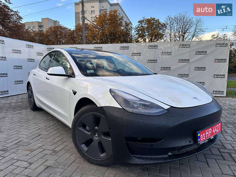 Tesla Model 3 2022