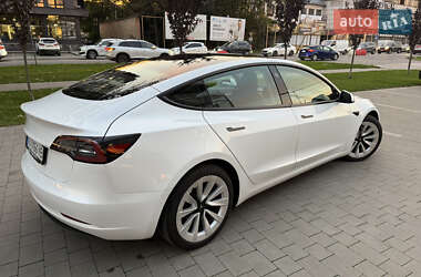 Седан Tesla Model 3 2021 в 