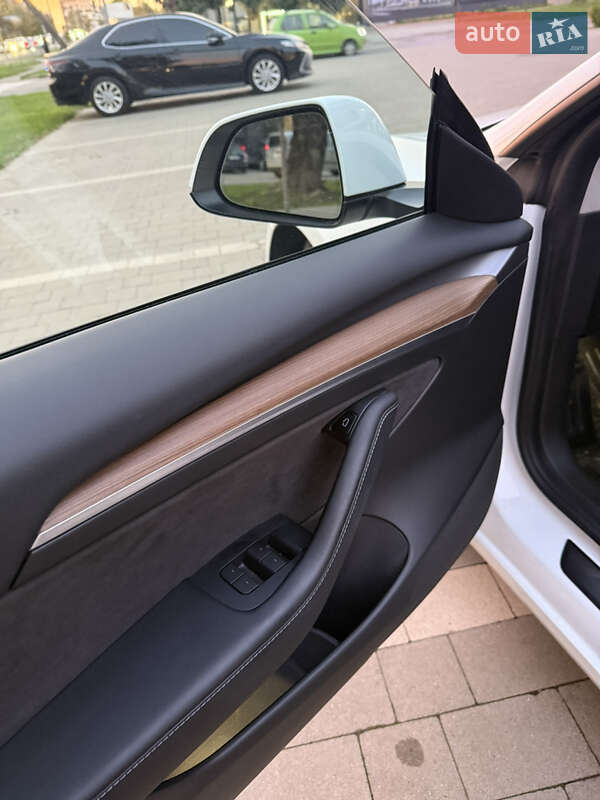 Седан Tesla Model 3 2021 в Ужгороде фото 51 Седан Tesla Model 3 2021 в Ужгороде