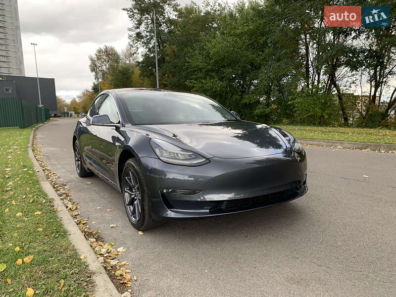 Седан Tesla Model 3 2018 в 