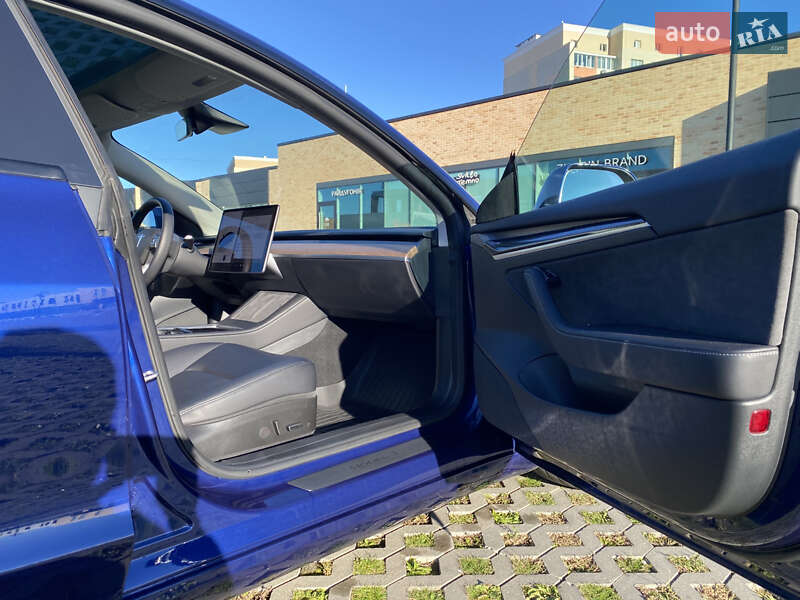 Седан Tesla Model 3 2023 в Хмельницком
