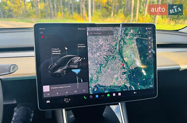 Седан Tesla Model 3 2019 в 