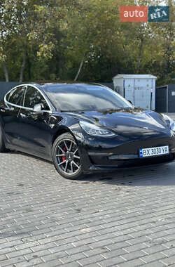 Седан Tesla Model 3 2019 в Черновцах