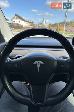 Седан Tesla Model 3 2019 в 