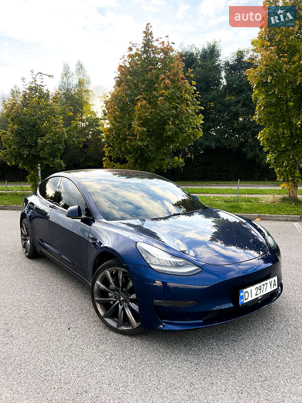 Седан Tesla Model 3 2018 в 