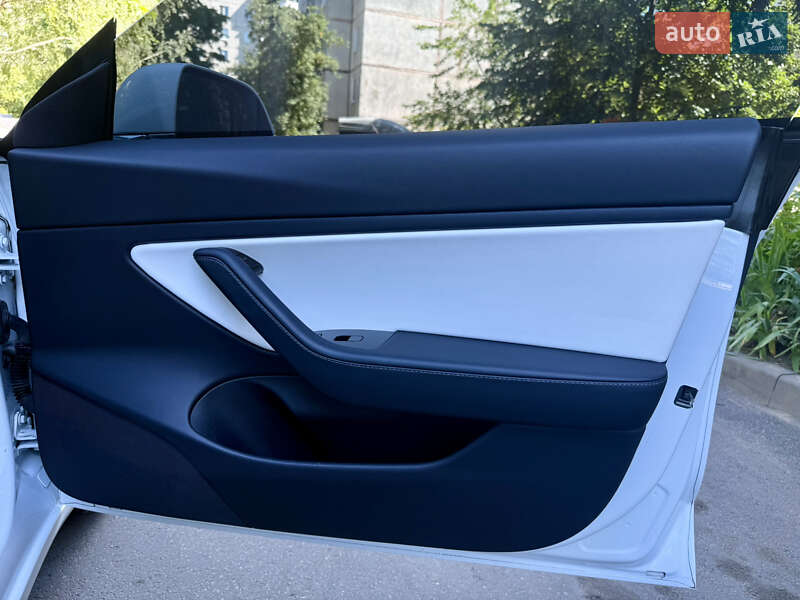 Седан Tesla Model 3 2019 в Белой Церкви