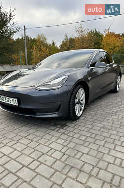 Седан Tesla Model 3 2019 в Копычинце
