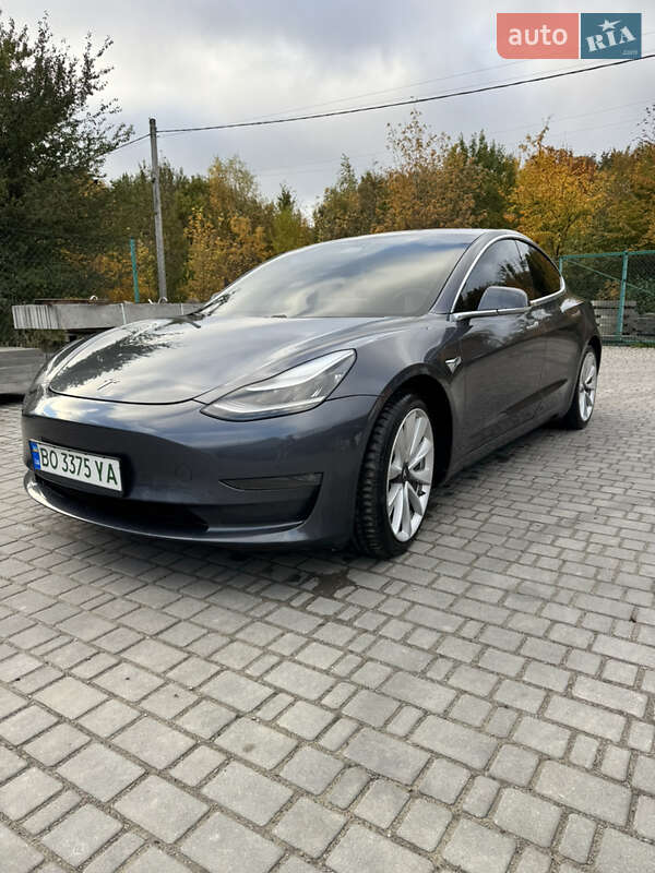 Седан Tesla Model 3 2019 в Копичинці
