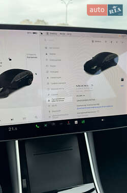 Седан Tesla Model 3 2020 в 